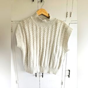 Cupcakes and Cashmere Size L Knit sleeveless sweater